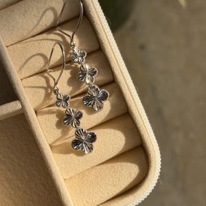 گوشواره ونکلیف سفید